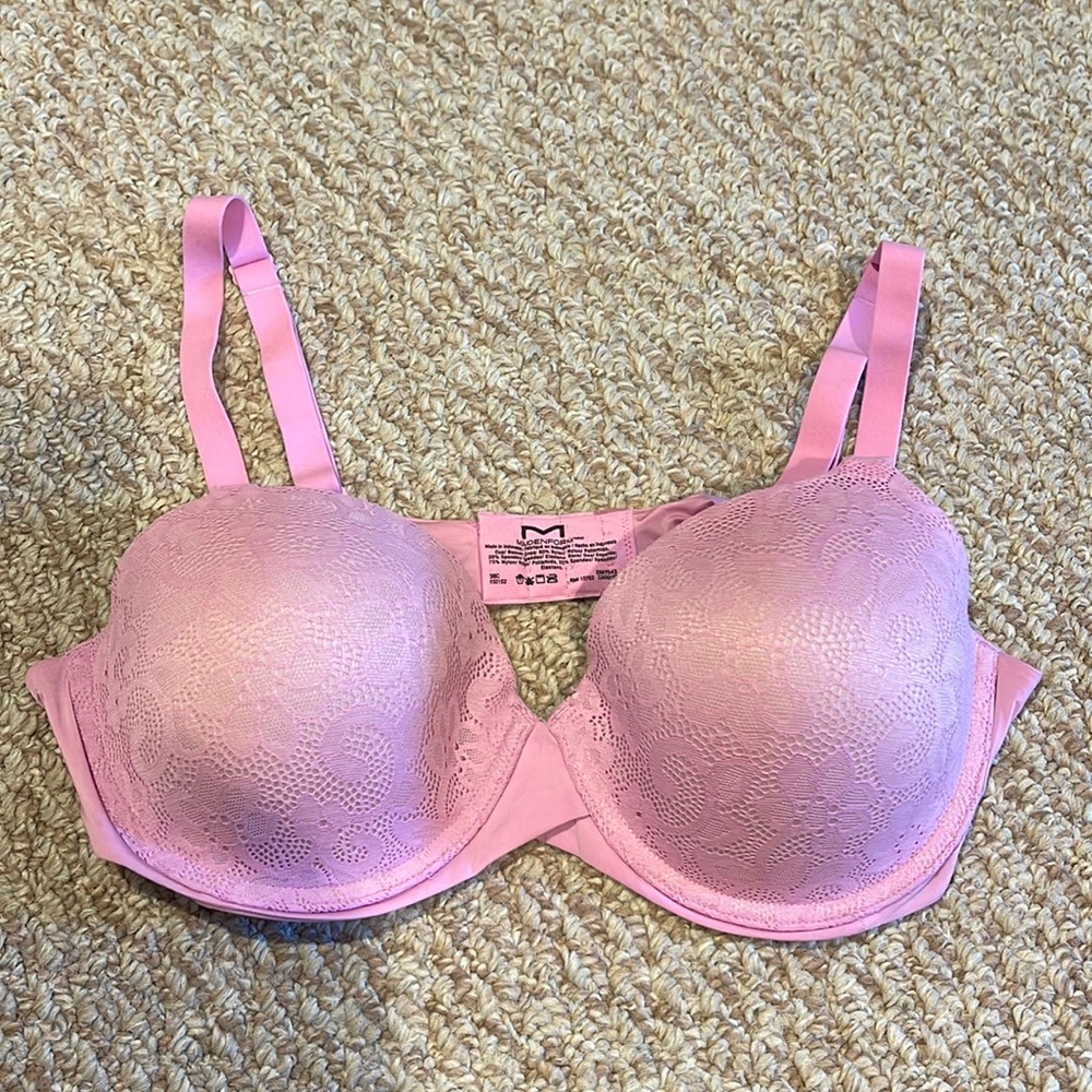 Lightly lined lace bra